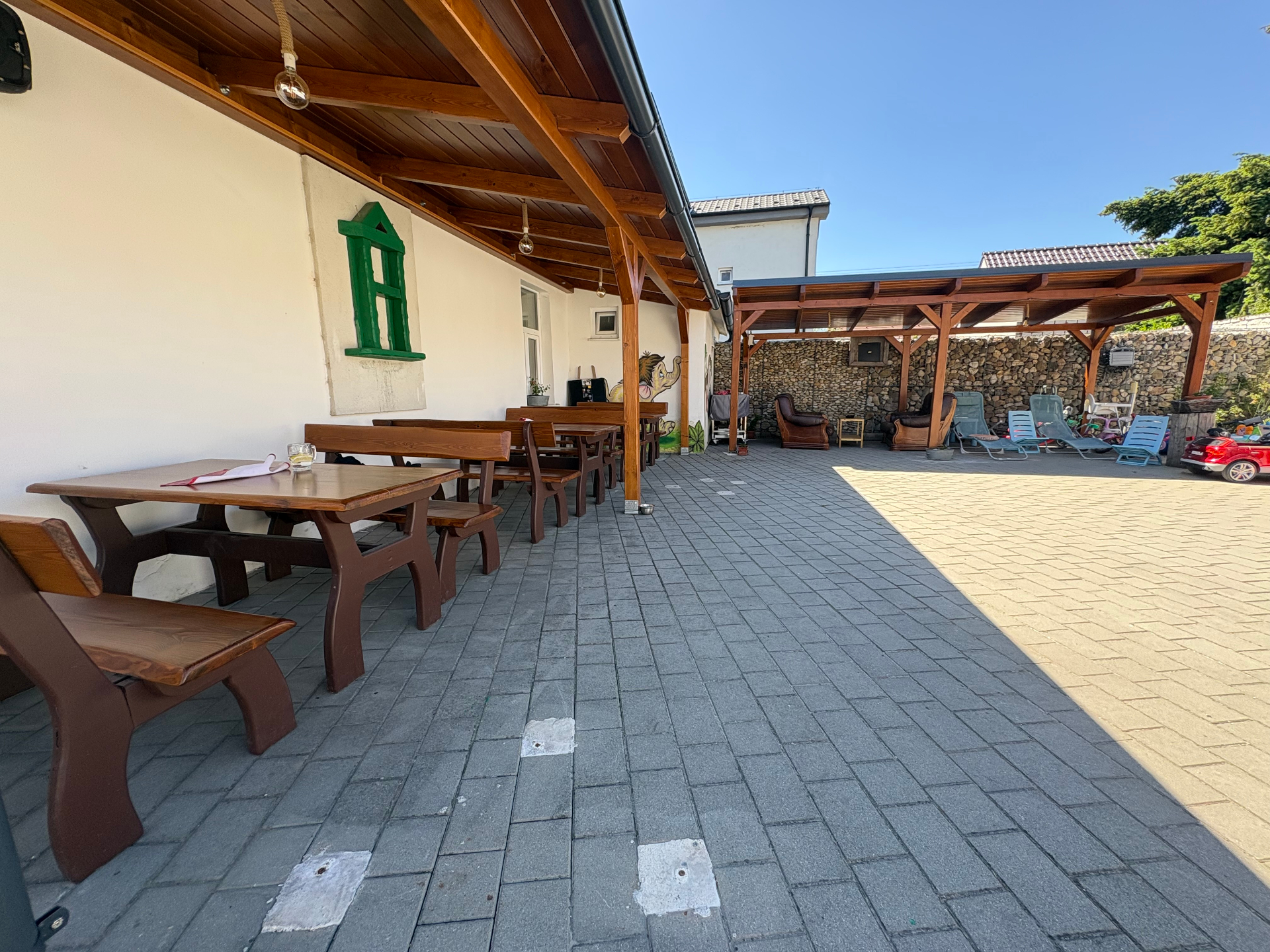 Terasa Reštaurácie Mlsná Lienka v Modre
